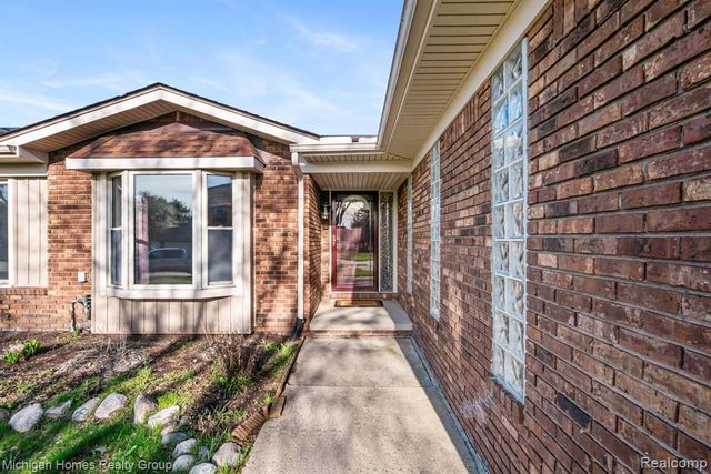 38966 Mount Kisco Drive, Sterling Heights, MI 48310