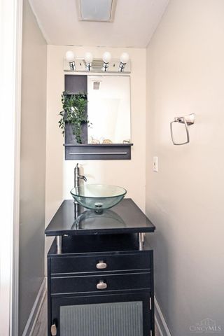 152 Dorchester Avenue, Cincinnati, OH 45219