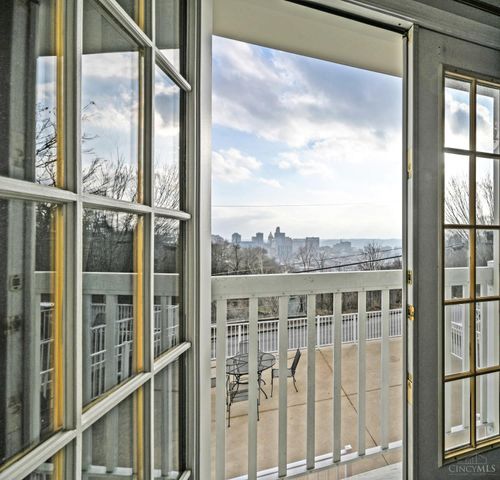 152 Dorchester Avenue, Cincinnati, OH 45219