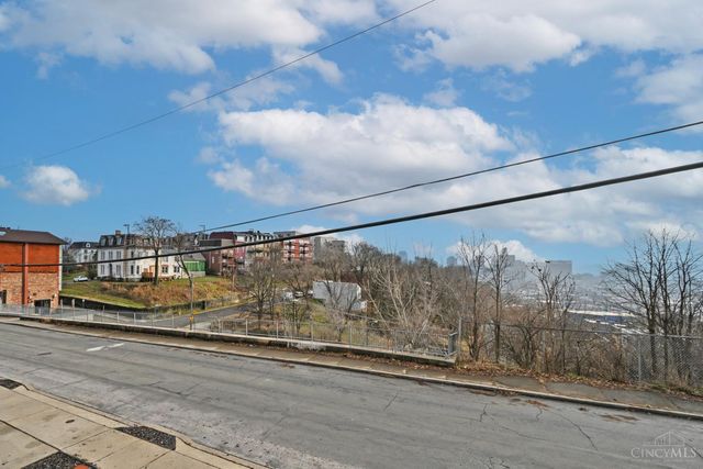 152 Dorchester Avenue, Cincinnati, OH 45219