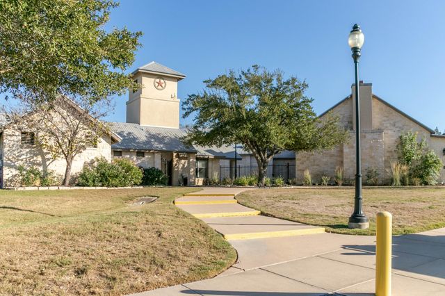 193 Kingswood DR, Bastrop, TX 78602