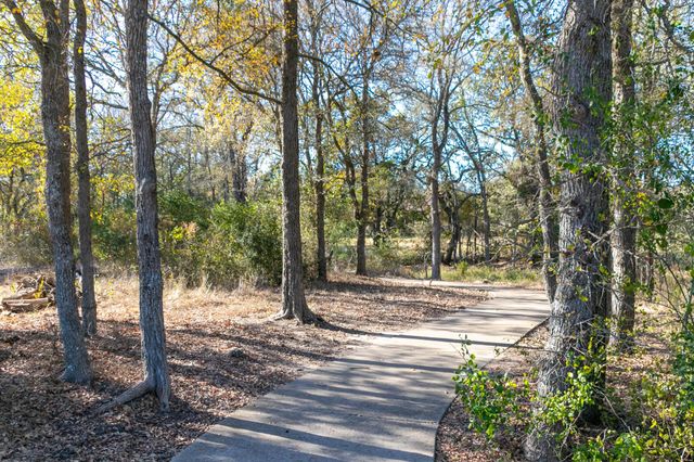 193 Kingswood DR, Bastrop, TX 78602