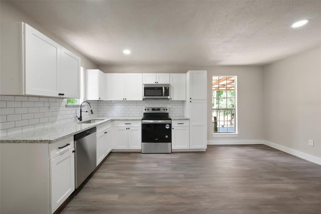 601 Faulkner Avenue, Coldspring, TX 77331