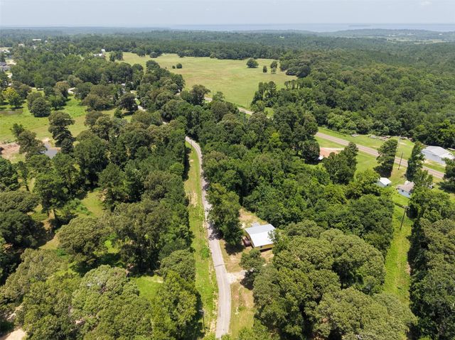601 Faulkner Avenue, Coldspring, TX 77331