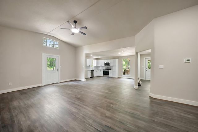 601 Faulkner Avenue, Coldspring, TX 77331