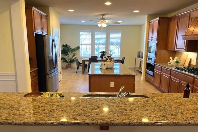 2473 Dutchwood Ln, Manteca, CA 95336