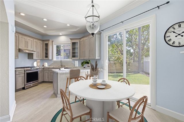 26201 Sunnyglen Avenue 212, Laguna Hills, CA 92653