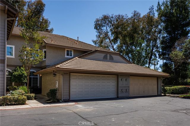 26201 Sunnyglen Avenue 212, Laguna Hills, CA 92653