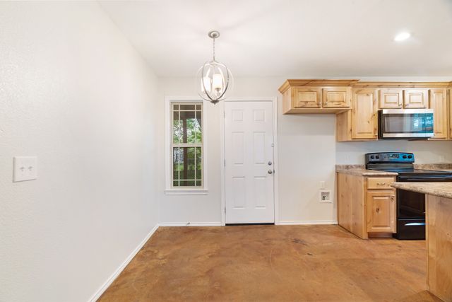 525 19th Street NW, Paris, TX 75460