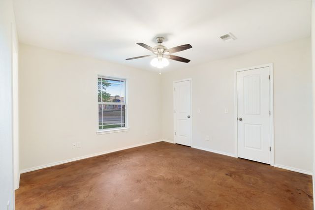525 19th Street NW, Paris, TX 75460
