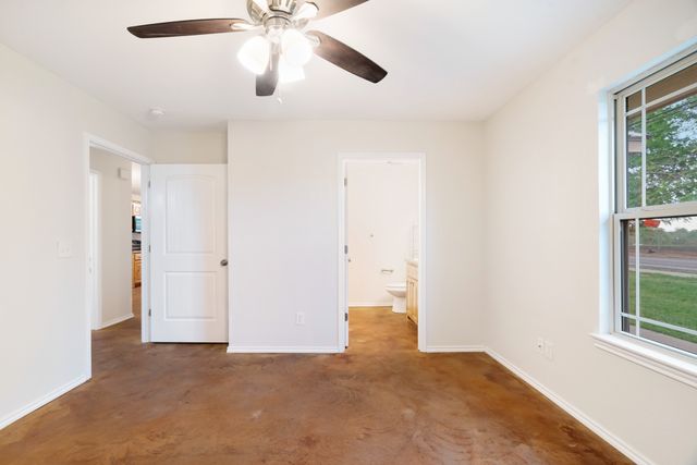 525 19th Street NW, Paris, TX 75460