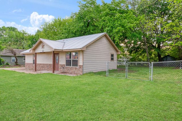 525 19th Street NW, Paris, TX 75460