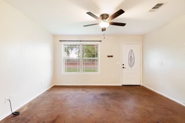 525 19th Street NW, Paris, TX 75460