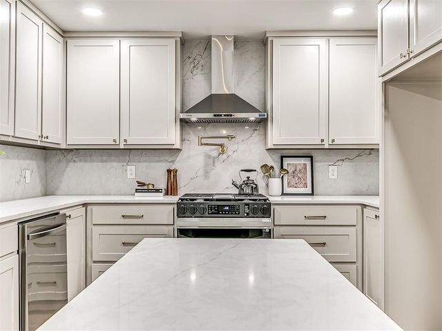 6705 Crow Circle, Oklahoma City, OK 73132