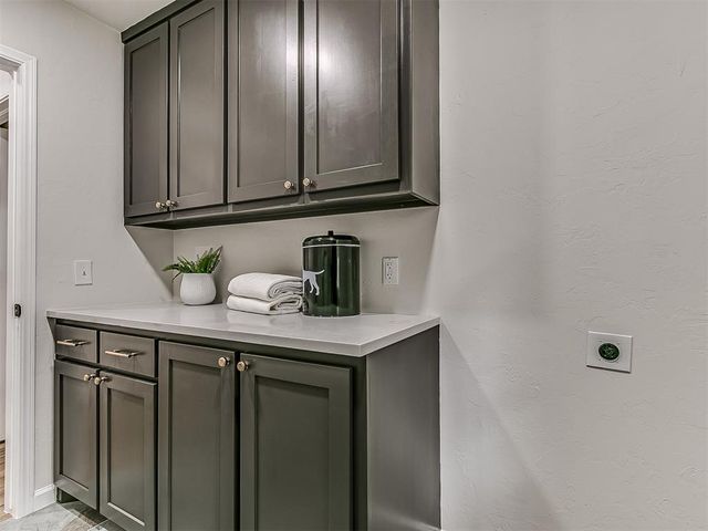 6705 Crow Circle, Oklahoma City, OK 73132