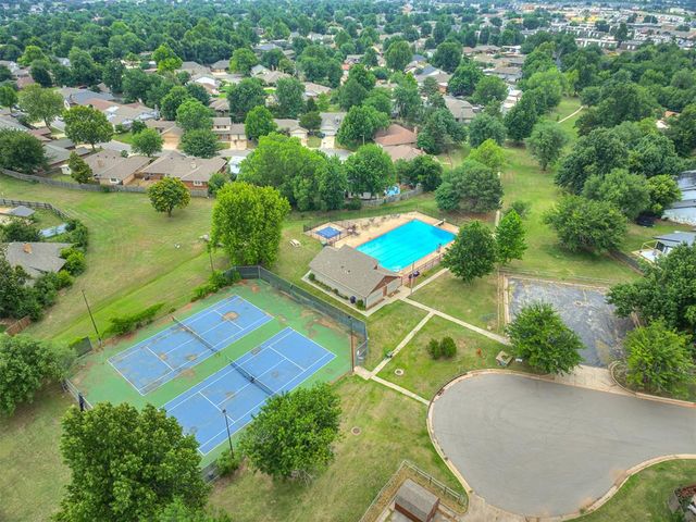 6705 Crow Circle, Oklahoma City, OK 73132