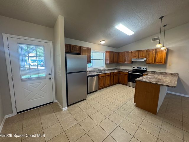 728 Isar Avenue NW, Palm Bay, FL 32907