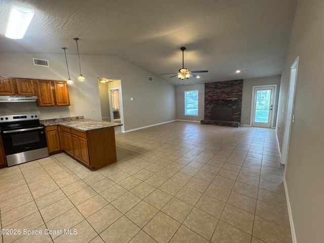 728 Isar Avenue NW, Palm Bay, FL 32907