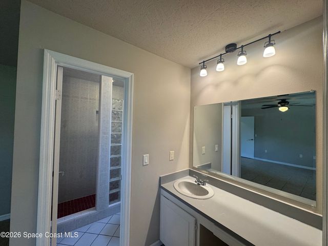 728 Isar Avenue NW, Palm Bay, FL 32907
