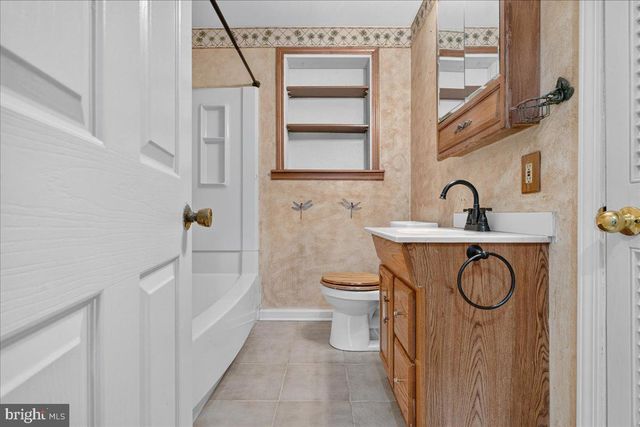 70 RIDGE RD, Phoenixville, PA 19460