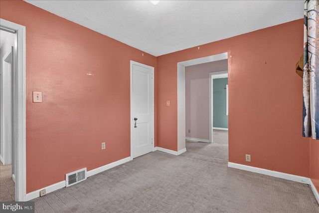 70 RIDGE RD, Phoenixville, PA 19460