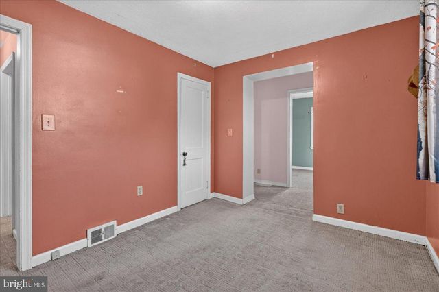 70 RIDGE RD, Phoenixville, PA 19460