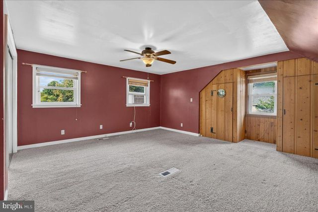 70 RIDGE RD, Phoenixville, PA 19460