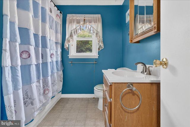70 RIDGE RD, Phoenixville, PA 19460
