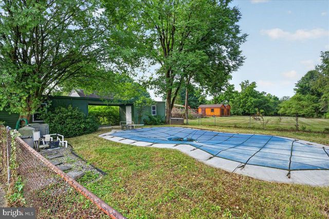 70 RIDGE RD, Phoenixville, PA 19460