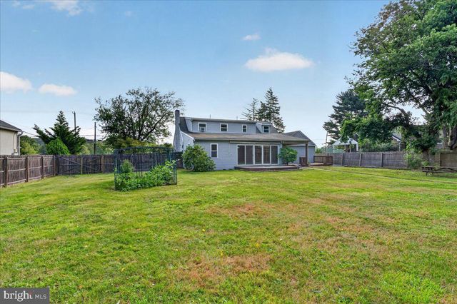 70 RIDGE RD, Phoenixville, PA 19460