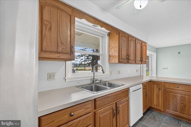 70 RIDGE RD, Phoenixville, PA 19460