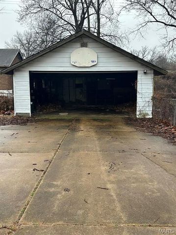 7410 Liberty Avenue, University City, MO 63130