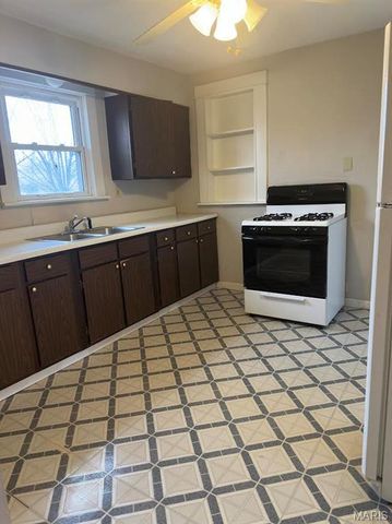 7410 Liberty Avenue, University City, MO 63130