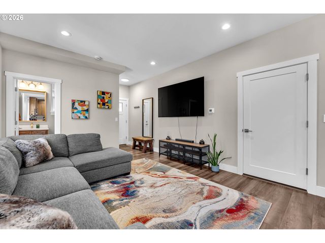 3611 Ne MINNEHAHA St, Vancouver, WA 98661