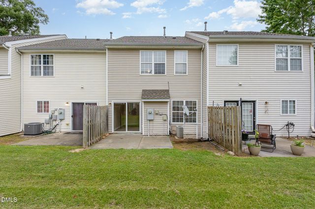 424 Nomar Road, Raleigh, NC 27610