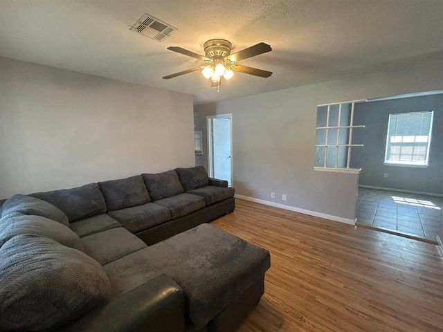 107 Maple St, Elgin, OK 73538