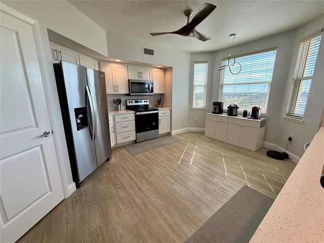 960 STARKEY ROAD 10501, Largo, FL 33771