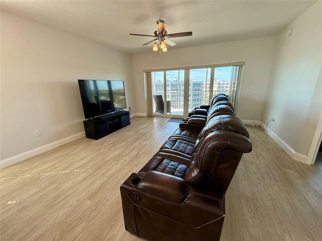 960 STARKEY ROAD 10501, Largo, FL 33771