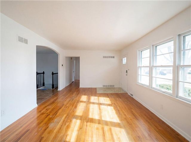 804 Sunset Avenue, Liberty, MO 64068