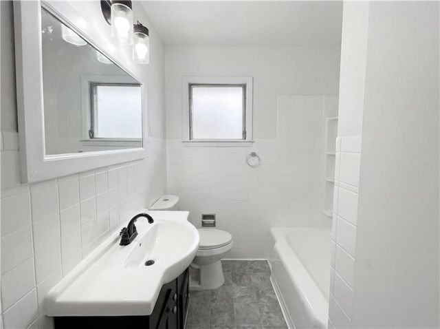 804 Sunset Avenue, Liberty, MO 64068