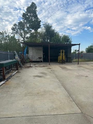 5119 Creekmont Drive, Houston, TX 77091