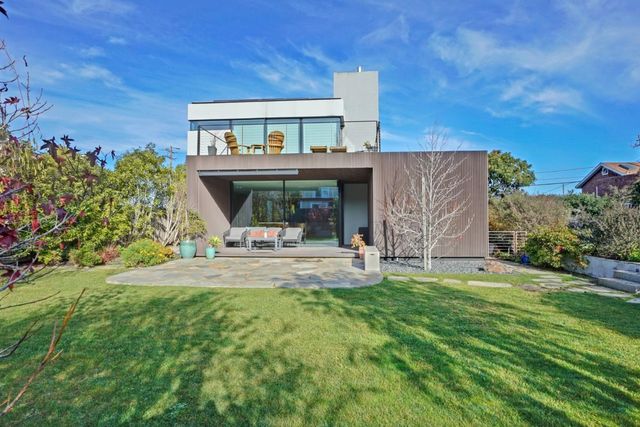 324 Kelly Avenue, Half Moon Bay, CA 94019