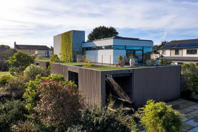 324 Kelly Avenue, Half Moon Bay, CA 94019