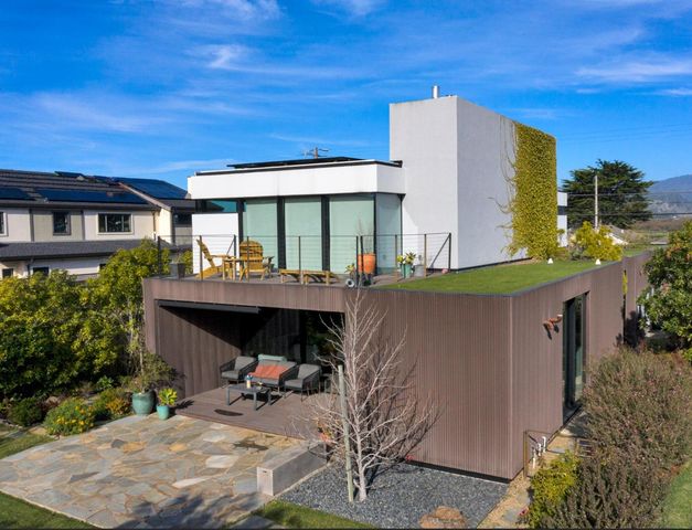 324 Kelly Avenue, Half Moon Bay, CA 94019
