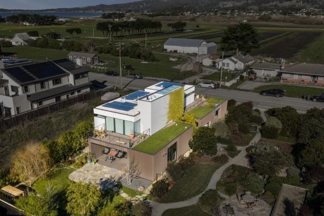 324 Kelly Avenue, Half Moon Bay, CA 94019