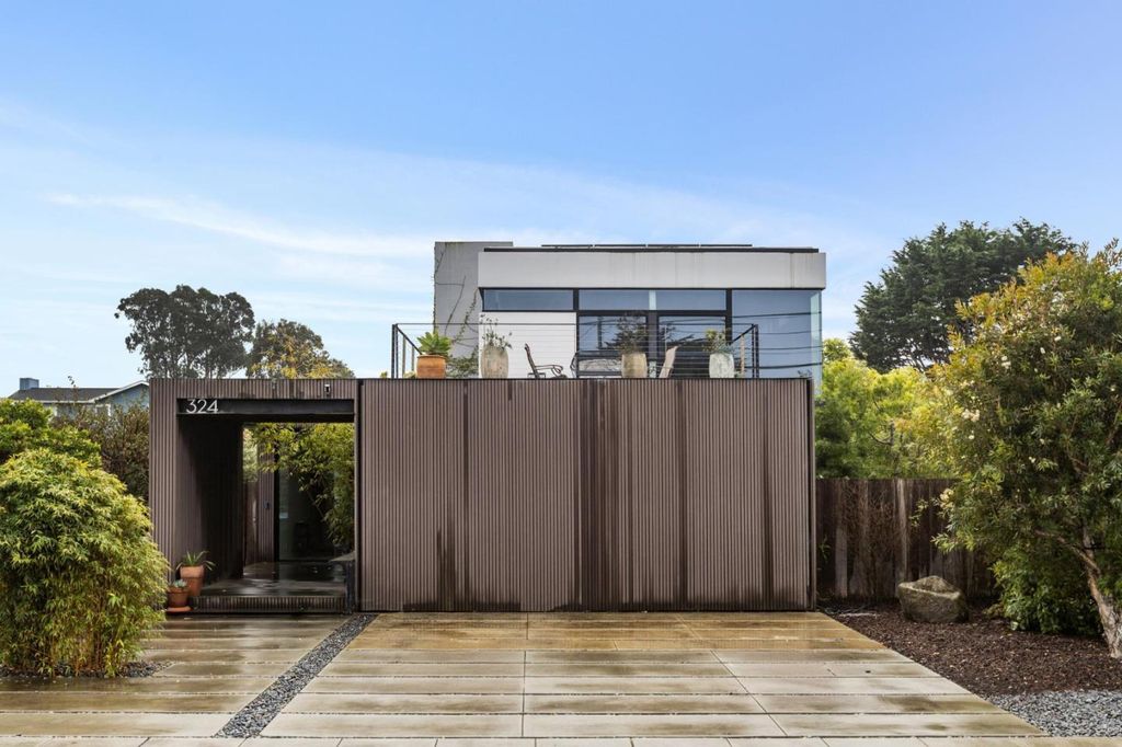 324 Kelly Avenue, Half Moon Bay, CA 94019