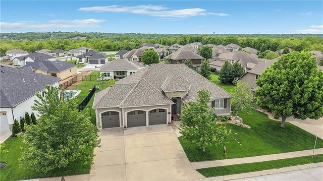 2600 NE Amanda Lane, Blue Springs, MO 64029