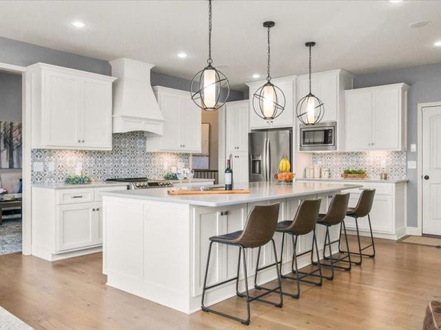 2600 NE Amanda Lane, Blue Springs, MO 64029