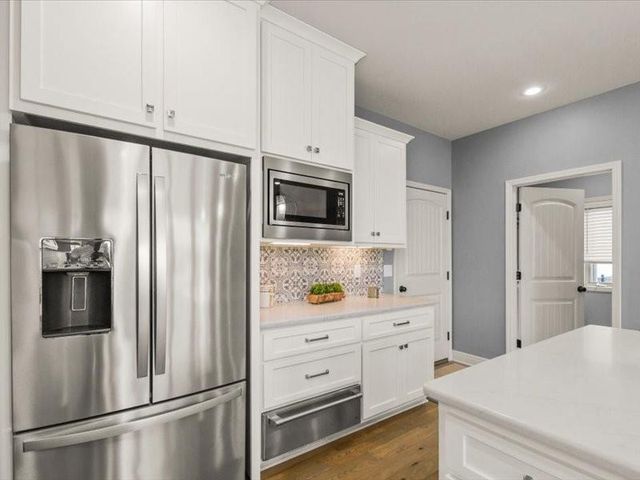 2600 NE Amanda Lane, Blue Springs, MO 64029