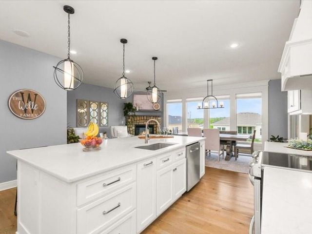 2600 NE Amanda Lane, Blue Springs, MO 64029